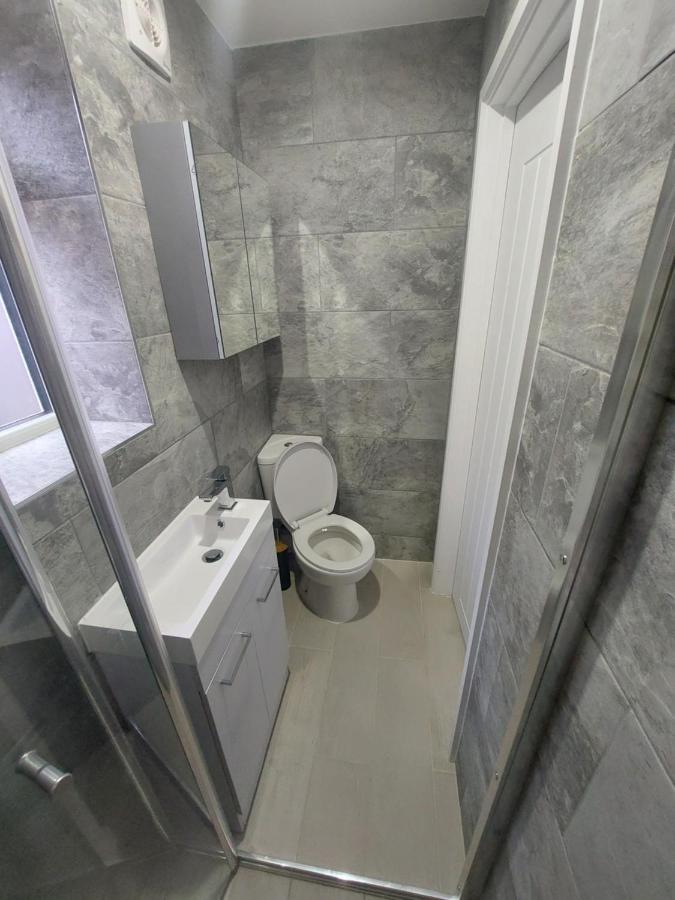 New, Stylish Studio Flat With Private Patio And Free On-Street Parking Check Out At 11Am بورنماوث المظهر الخارجي الصورة