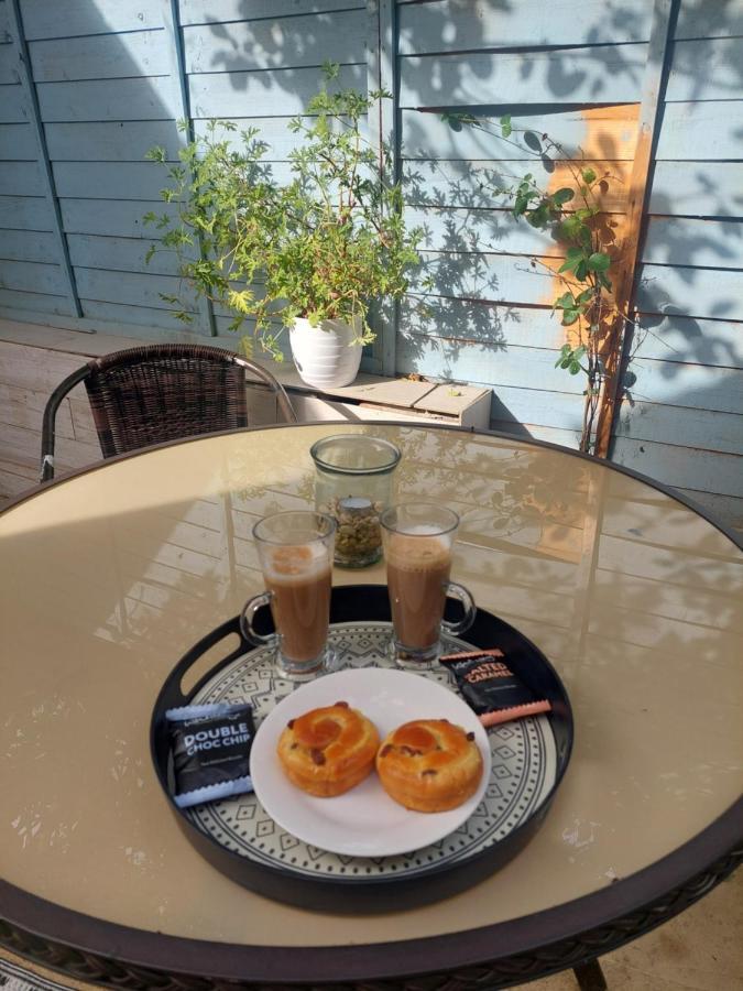 New, Stylish Studio Flat With Private Patio And Free On-Street Parking Check Out At 11Am بورنماوث المظهر الخارجي الصورة
