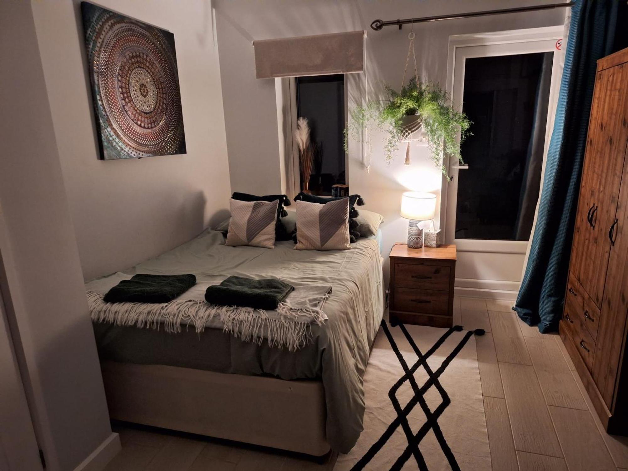 New, Stylish Studio Flat With Private Patio And Free On-Street Parking Check Out At 11Am بورنماوث المظهر الخارجي الصورة