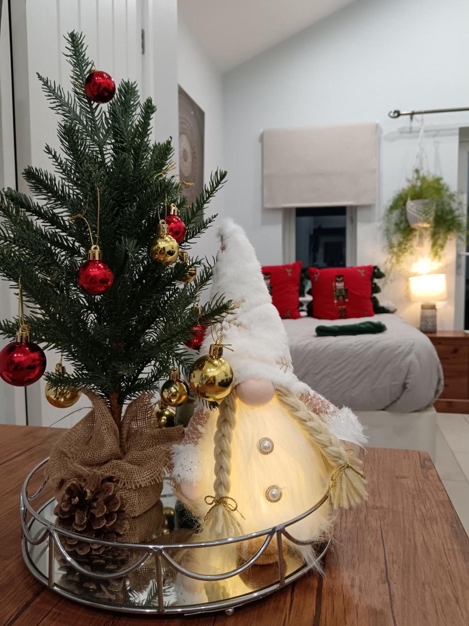 New, Stylish Studio Flat With Private Patio And Free On-Street Parking Check Out At 11Am بورنماوث المظهر الخارجي الصورة